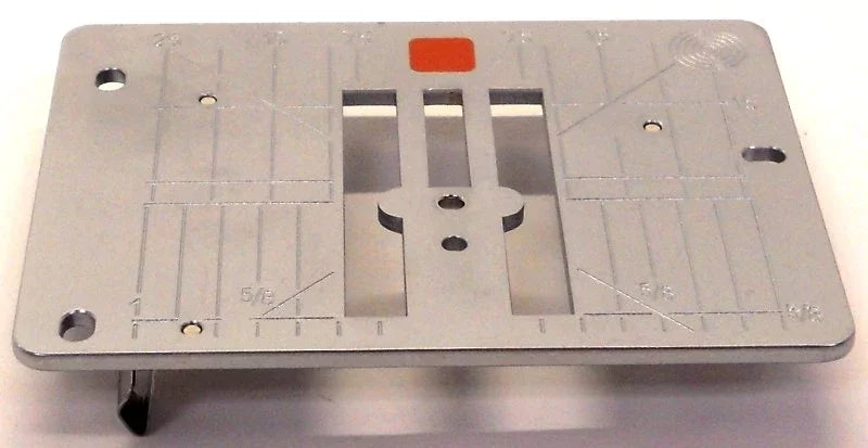 BERNINA Needle Plate Straight Stitch / Cutwork 800 Series (B820, B830, B880 & B880 Plus)