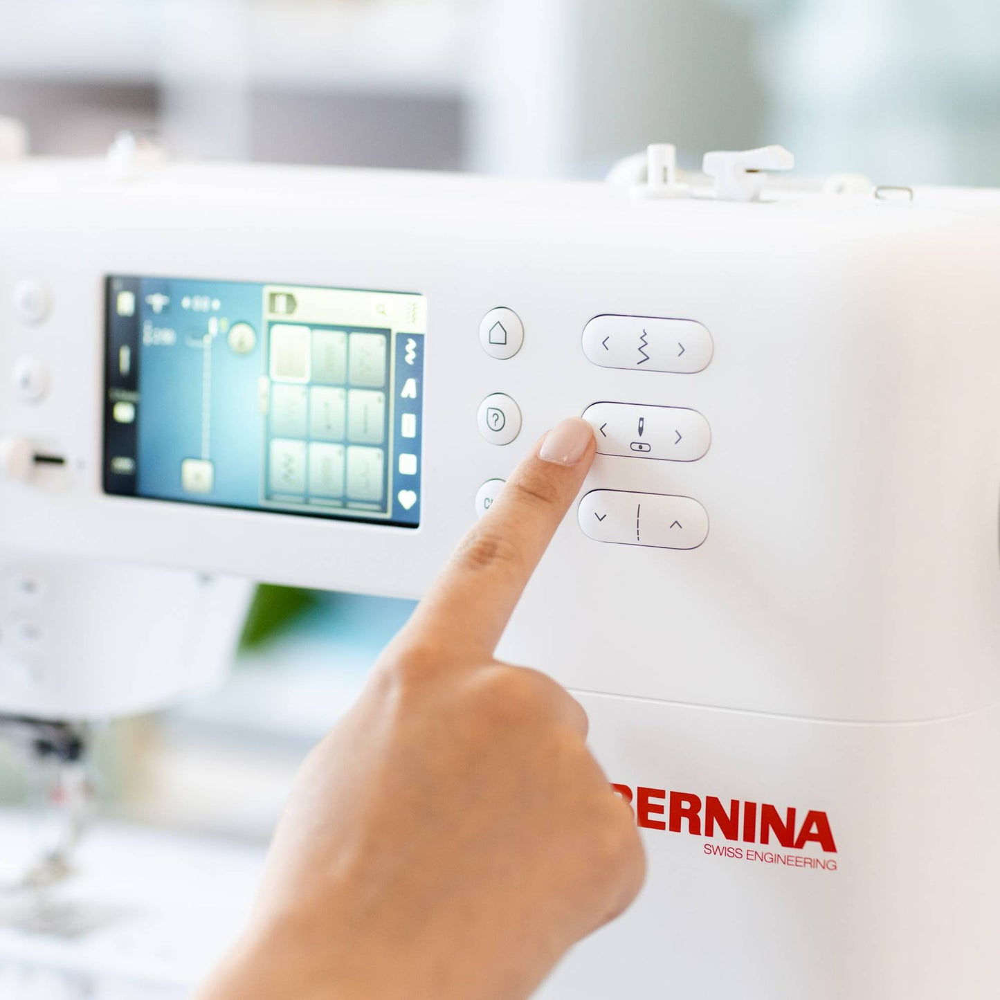 BERNINA 335 Sewing Machine (Gen. 2)
