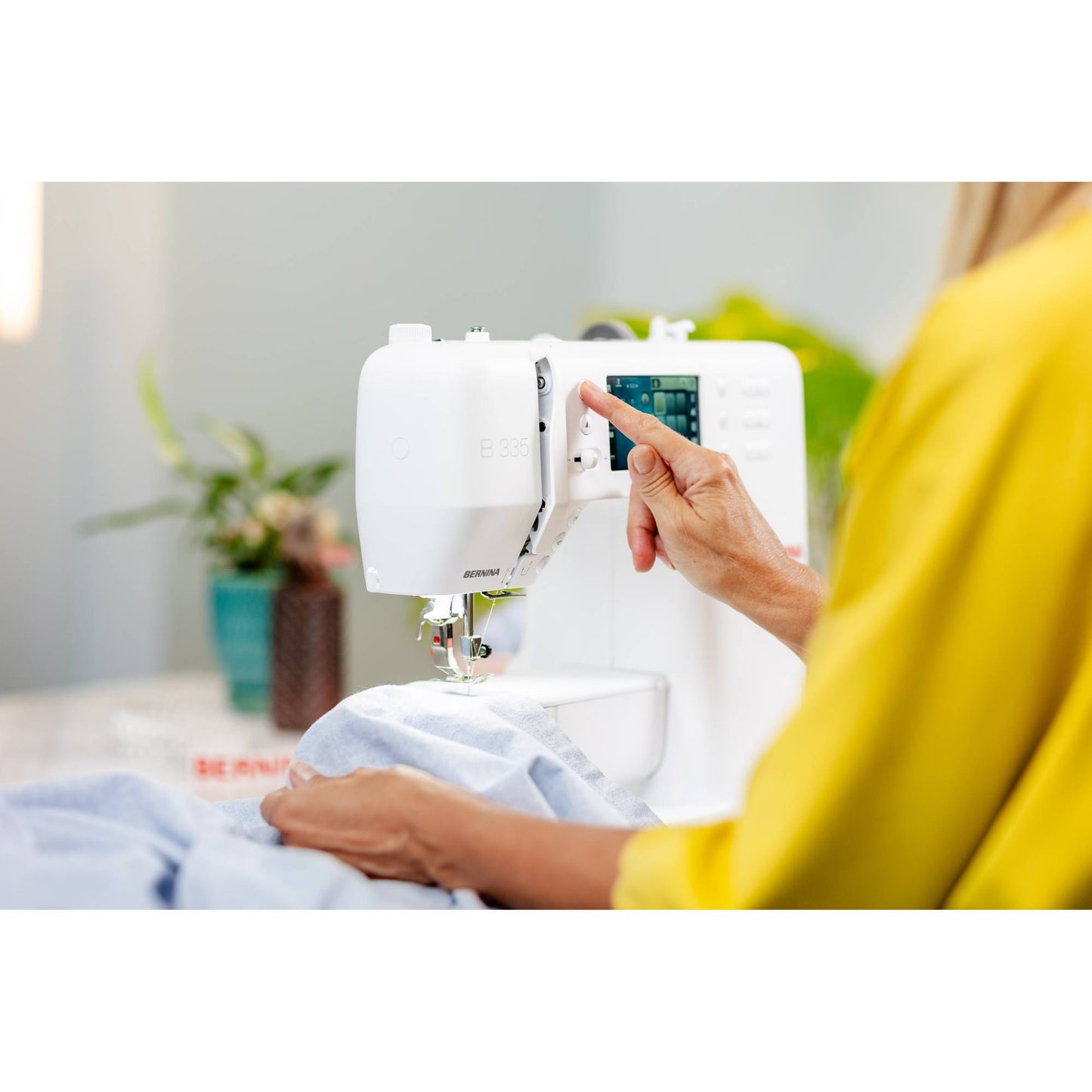 BERNINA 335 Sewing Machine (Gen. 2)