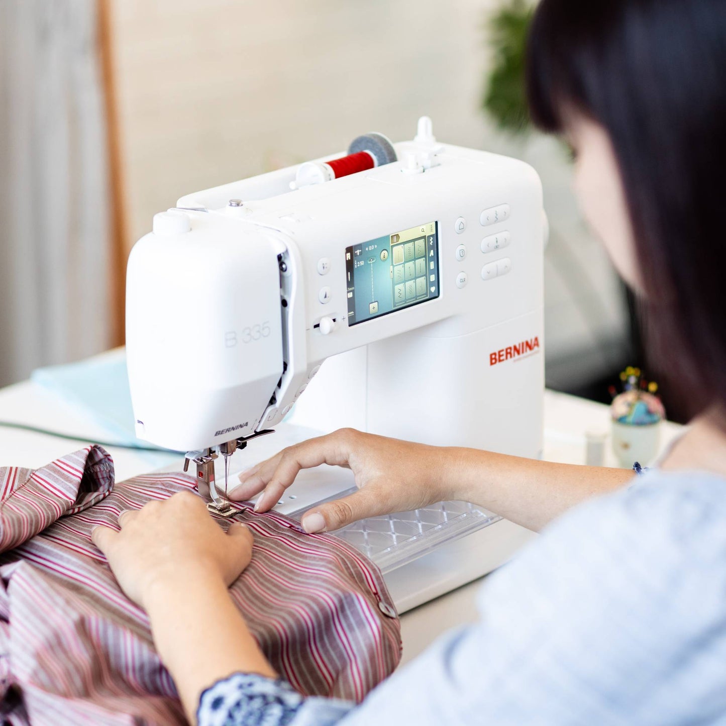 BERNINA 335 Sewing Machine (Gen. 2)