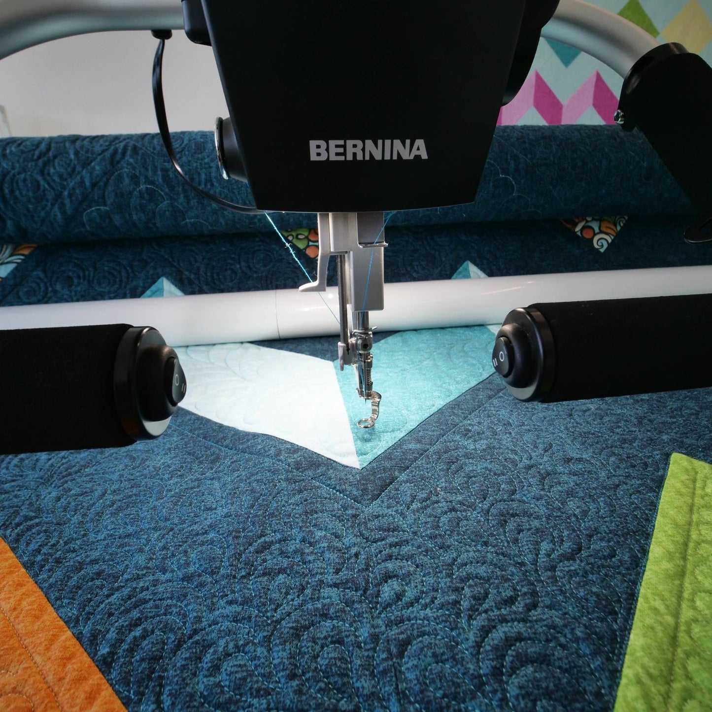 BERNINA Q16 PLUS longarm